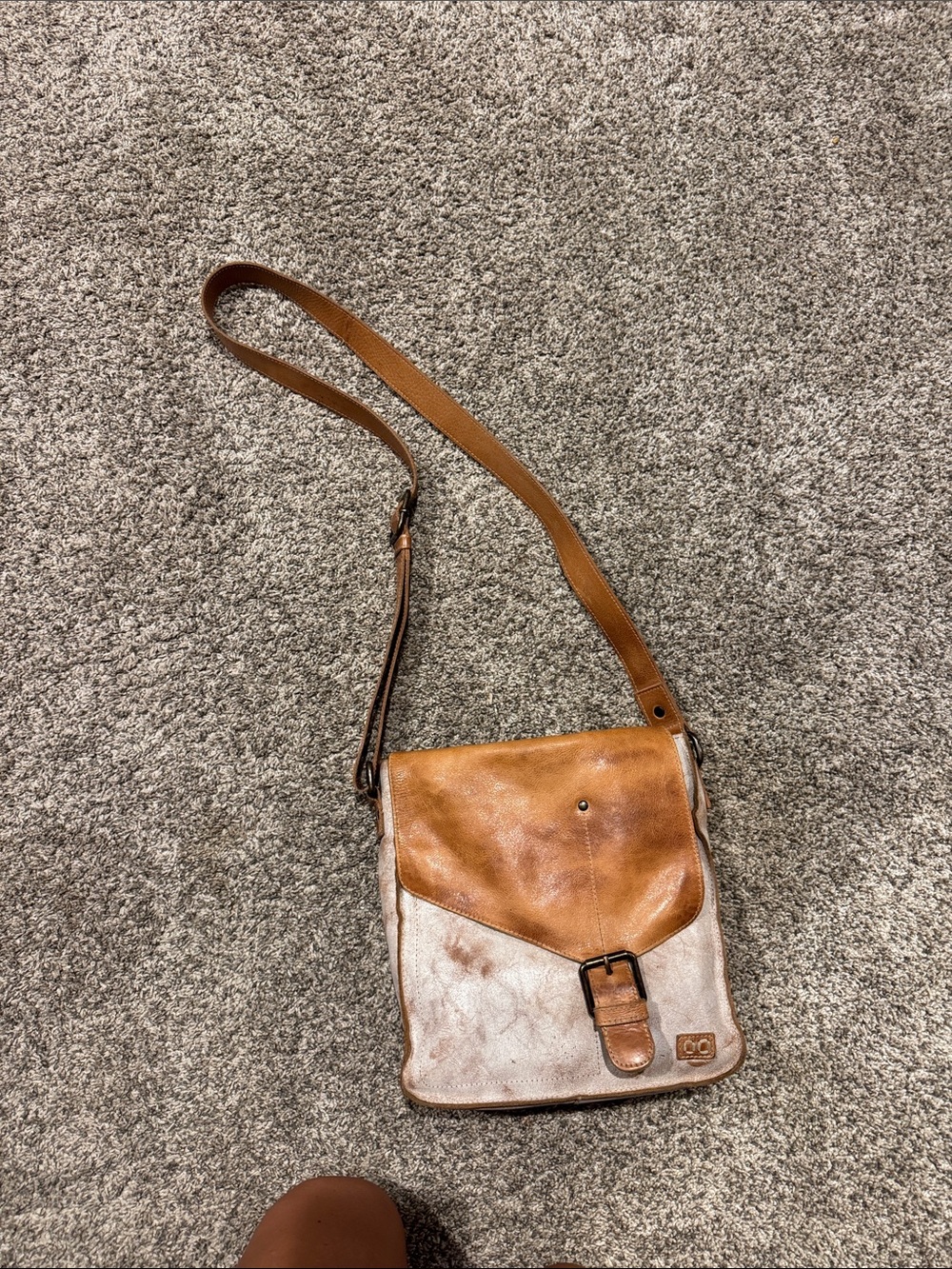 Women Bed Stu Crossbody - Picture 4 of 6